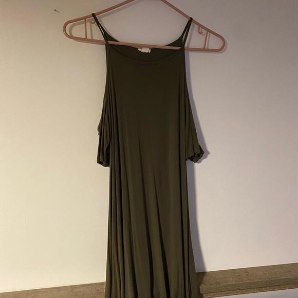 green open shoulder dress - Picture 1 of 2